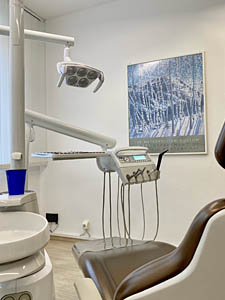 Behandlungszimmer1 Zahnarzt Thomas Geier